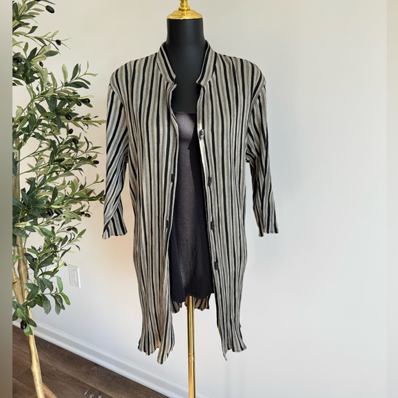 Gloria Lance Tops - Striped Button Down Shirt - Black and Tan